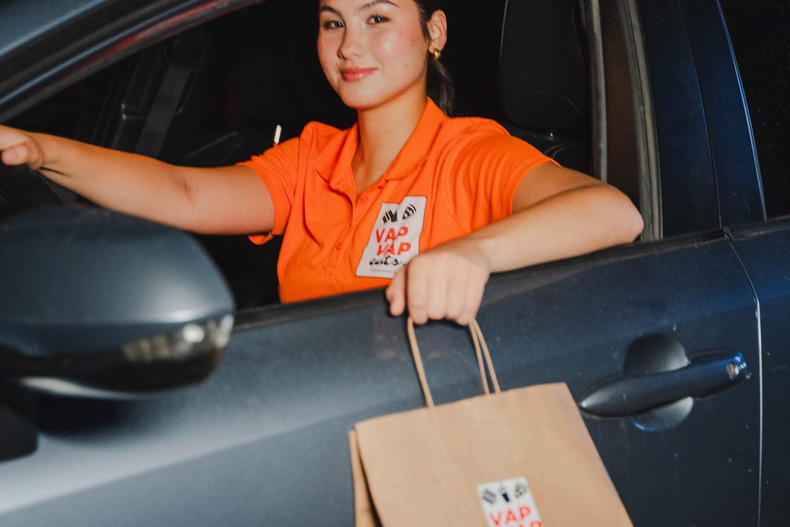 VapVap Eats driver delivering food across Aruba